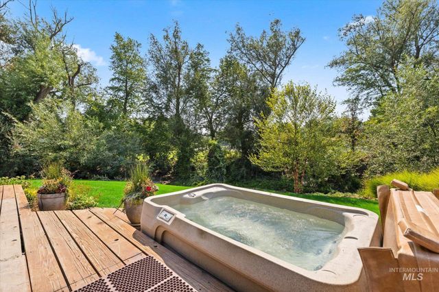 5810 W Castle Drive, Boise, ID 83703