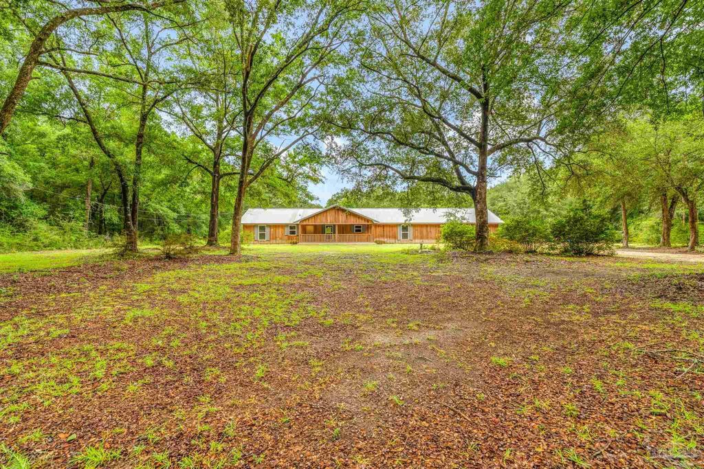 6025 Happy Hollow Dr, Milton, FL 32570