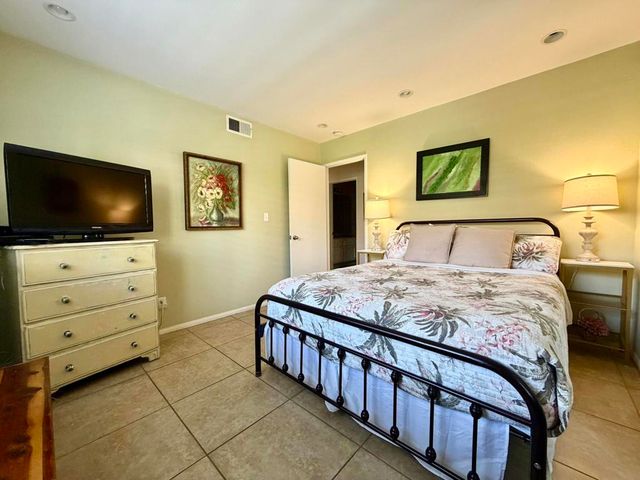 345 Gran Via, Palm Desert, CA 92260