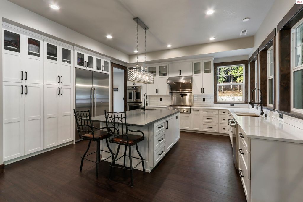 399 Forest Knolls Drive, Sandpoint, ID 83864 photo 13