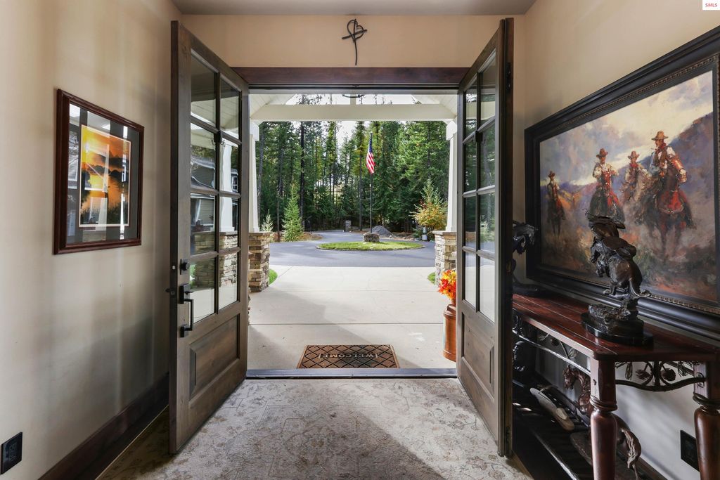 399 Forest Knolls Drive, Sandpoint, ID 83864 photo 4