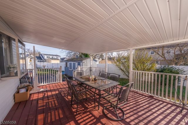 1115 Dukes Pkwy E, Manville Boro, NJ 08835