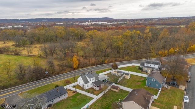 1115 Dukes Pkwy E, Manville Boro, NJ 08835