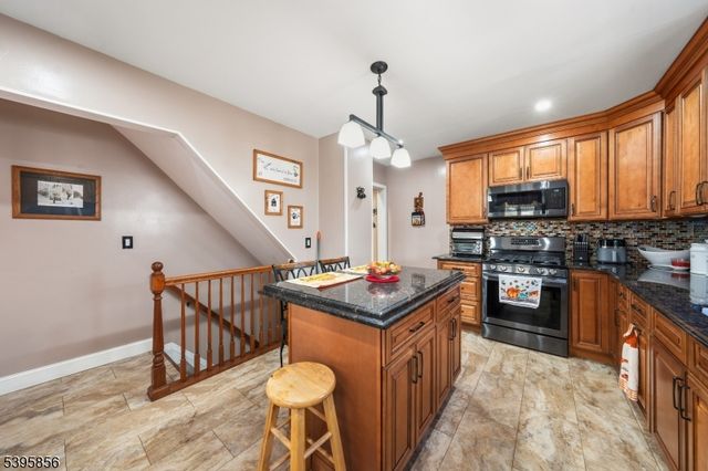 1115 Dukes Pkwy E, Manville Boro, NJ 08835