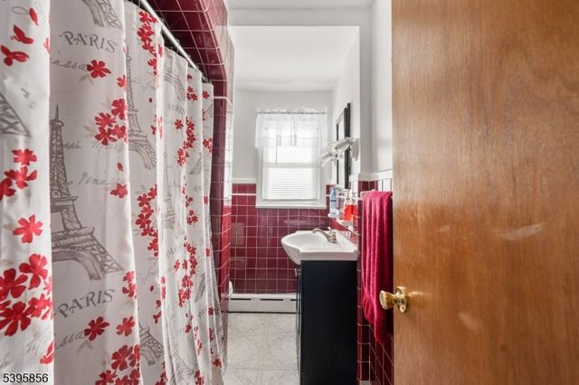 1115 Dukes Pkwy E, Manville Boro, NJ 08835