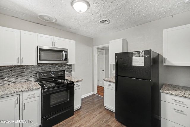 3923 COBALT Avenue E, Jacksonville, FL 32210