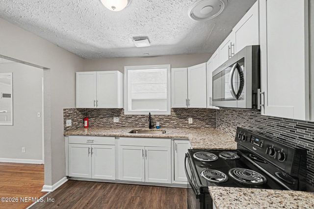 3923 COBALT Avenue E, Jacksonville, FL 32210