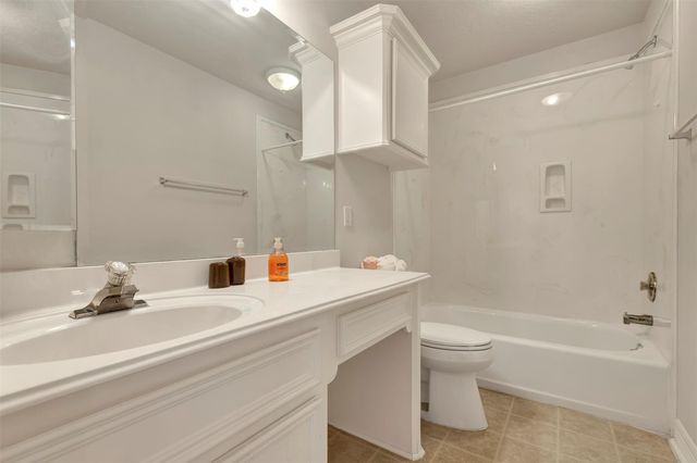 9822 El Chaco Street, Baytown, TX 77521