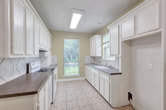 9822 El Chaco Street, Baytown, TX 77521