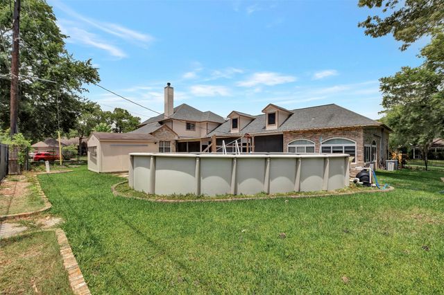 9822 El Chaco Street, Baytown, TX 77521