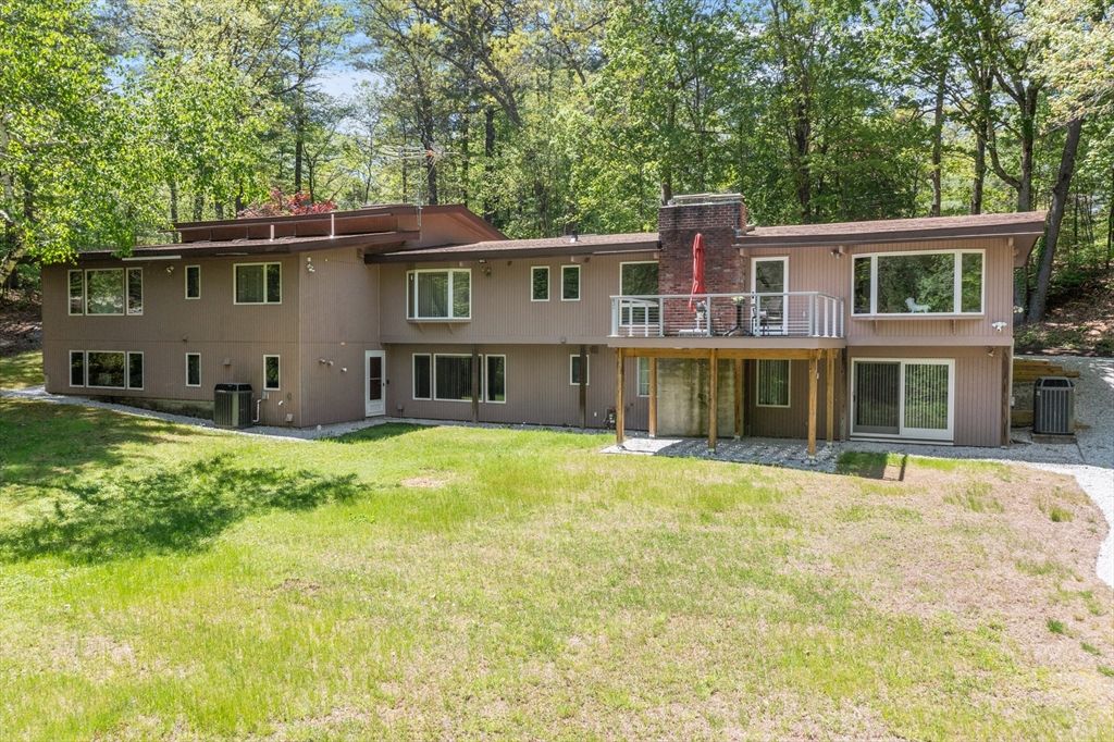 77 Temple Rd, Concord, MA 01742