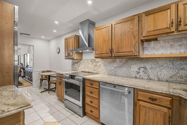 1100 BENJAMIN FRANKLIN DRIVE 802, Sarasota, FL 34236