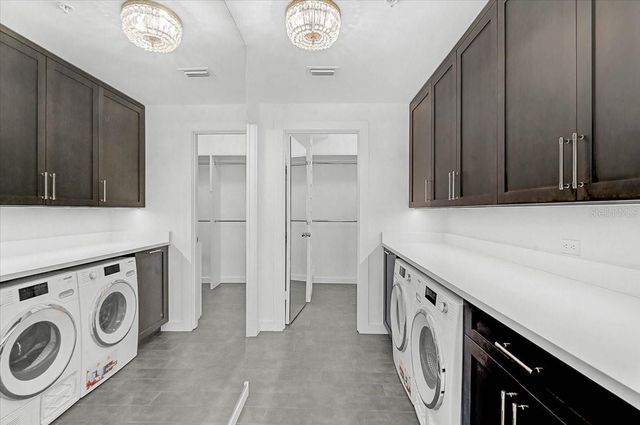 1100 BENJAMIN FRANKLIN DRIVE 802, Sarasota, FL 34236