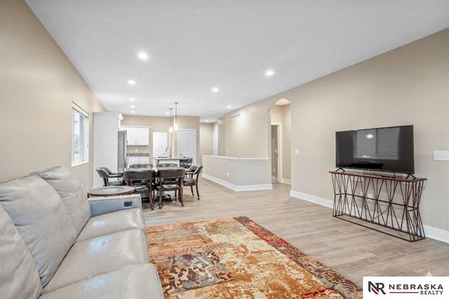 1719 NW 52nd Street, Lincoln, NE 68528