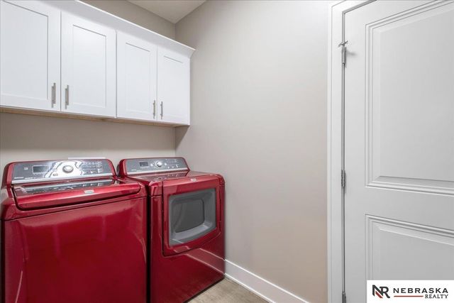 1719 NW 52nd Street, Lincoln, NE 68528