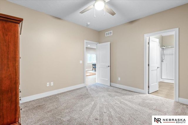 1719 NW 52nd Street, Lincoln, NE 68528