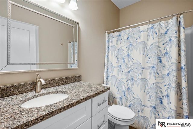 1719 NW 52nd Street, Lincoln, NE 68528