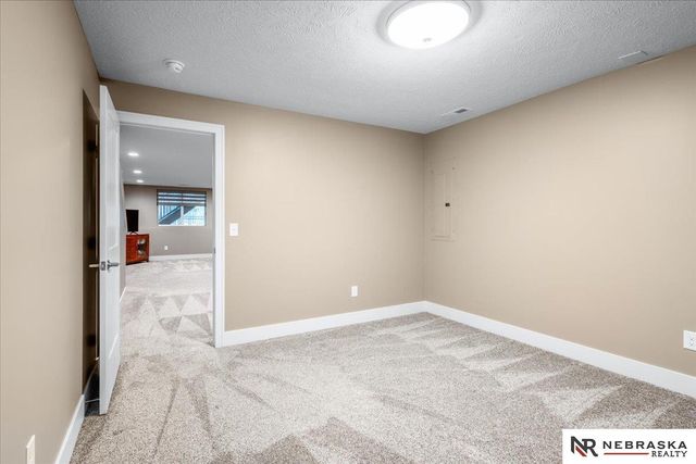 1719 NW 52nd Street, Lincoln, NE 68528