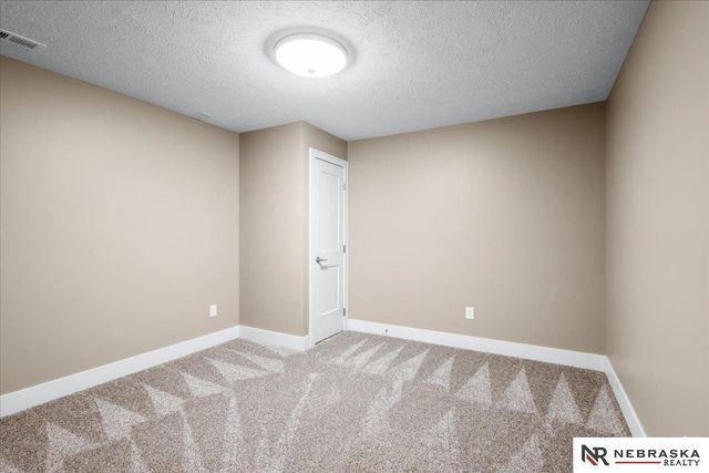 1719 NW 52nd Street, Lincoln, NE 68528