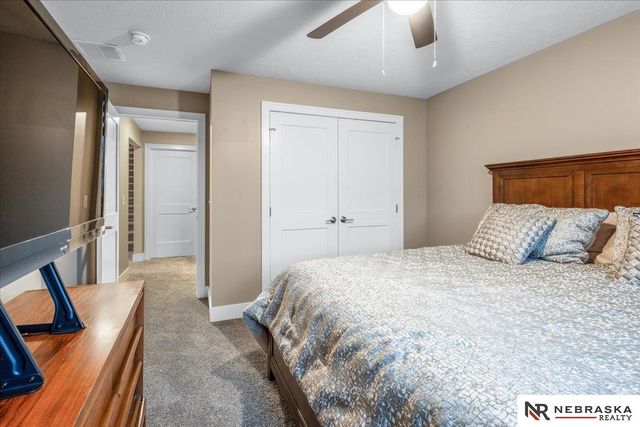 1719 NW 52nd Street, Lincoln, NE 68528