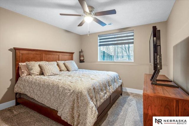 1719 NW 52nd Street, Lincoln, NE 68528