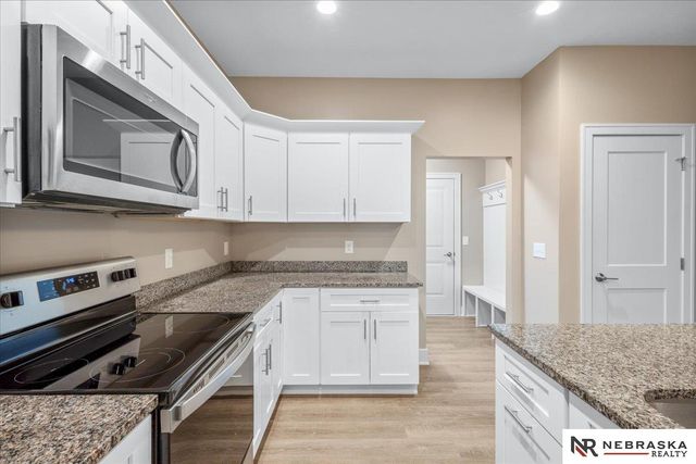 1719 NW 52nd Street, Lincoln, NE 68528