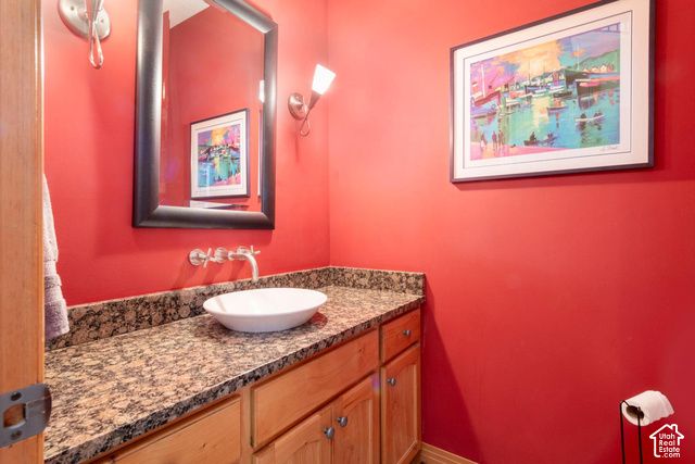 1208 W SADDLE BLUFF DR, Murray, UT 84123