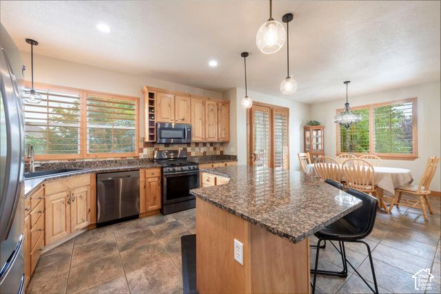 1208 W SADDLE BLUFF DR, Murray, UT 84123