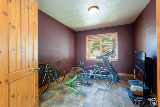 1208 W SADDLE BLUFF DR, Murray, UT 84123