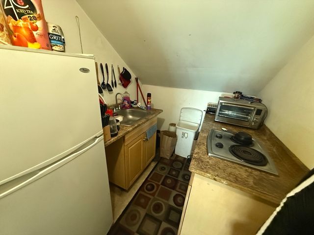 119-121 Middlesex St, Springfield, MA 01109