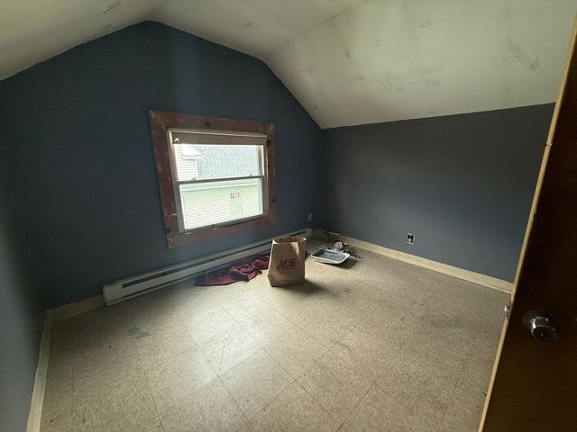 119-121 Middlesex St, Springfield, MA 01109