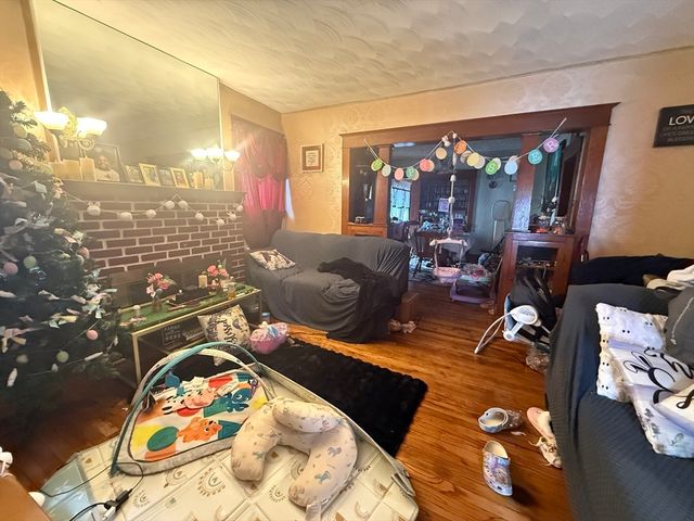 119-121 Middlesex St, Springfield, MA 01109