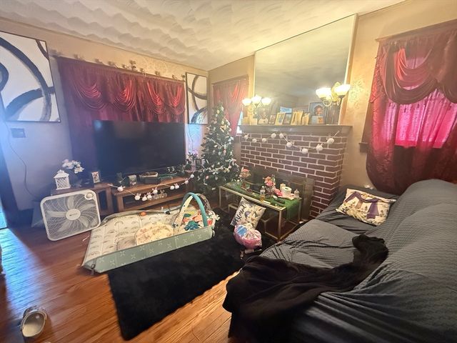 119-121 Middlesex St, Springfield, MA 01109
