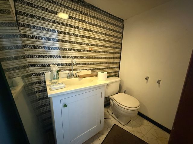 119-121 Middlesex St, Springfield, MA 01109