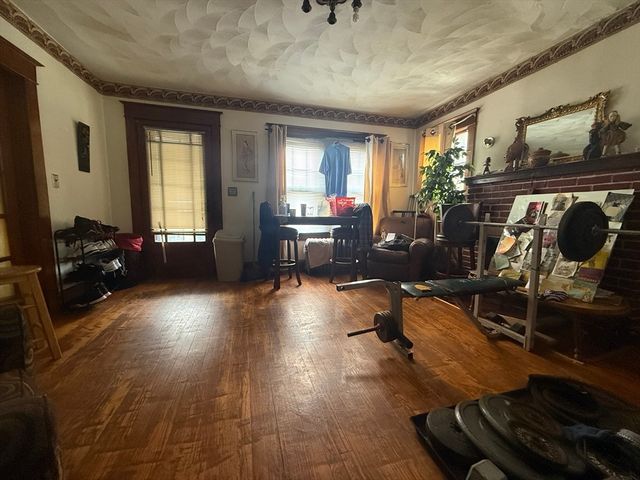 119-121 Middlesex St, Springfield, MA 01109
