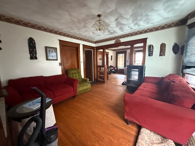 119-121 Middlesex St, Springfield, MA 01109