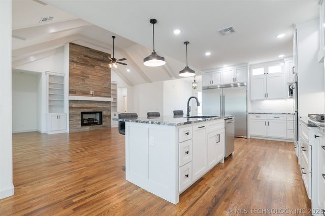 4724 E 177th Place, Bixby, OK 74008