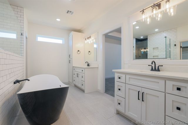 4724 E 177th Place, Bixby, OK 74008