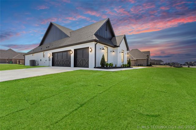4724 E 177th Place, Bixby, OK 74008