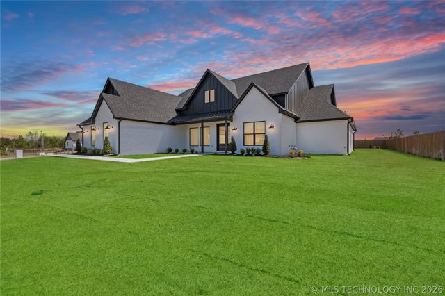 4724 E 177th Place, Bixby, OK 74008