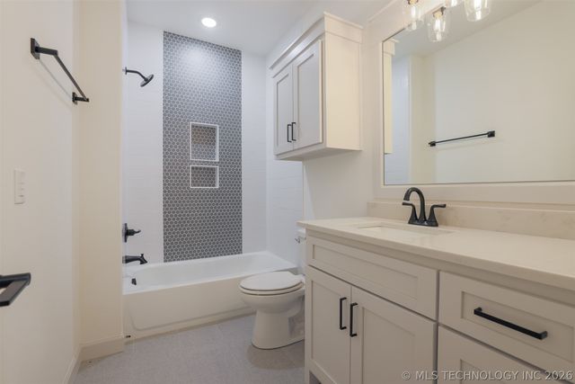 4724 E 177th Place, Bixby, OK 74008