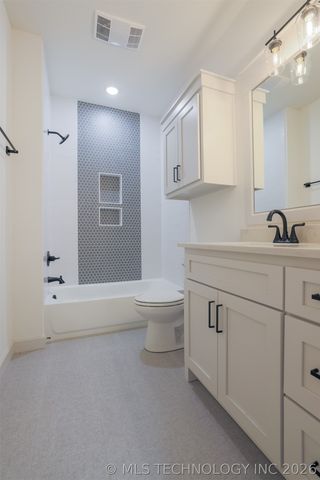 4724 E 177th Place, Bixby, OK 74008