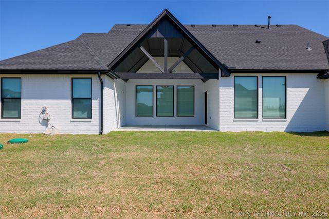 4724 E 177th Place, Bixby, OK 74008