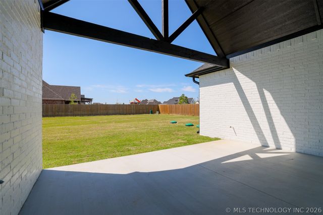 4724 E 177th Place, Bixby, OK 74008