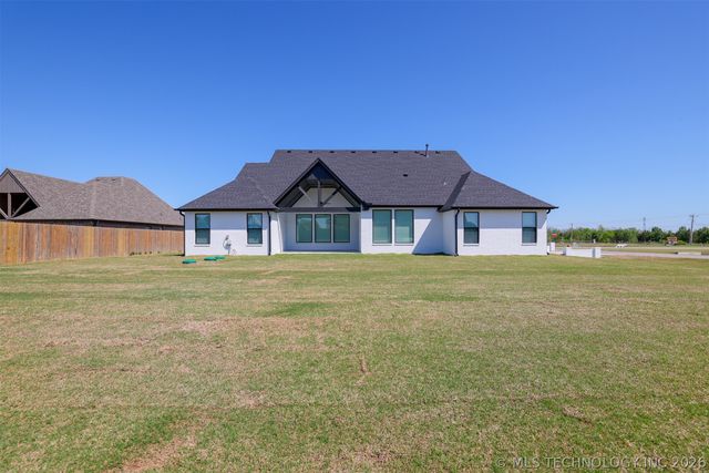 4724 E 177th Place, Bixby, OK 74008