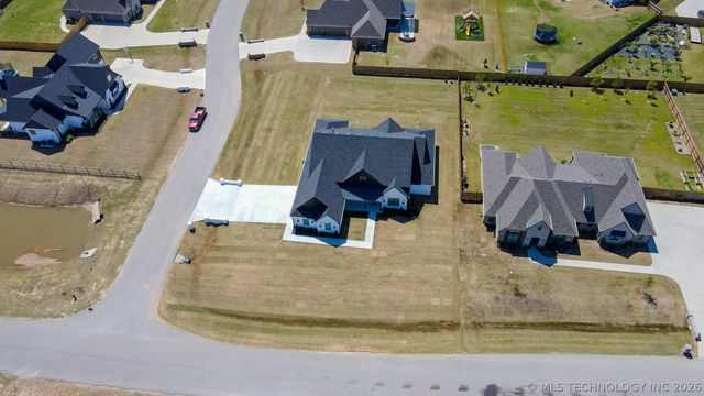4724 E 177th Place, Bixby, OK 74008