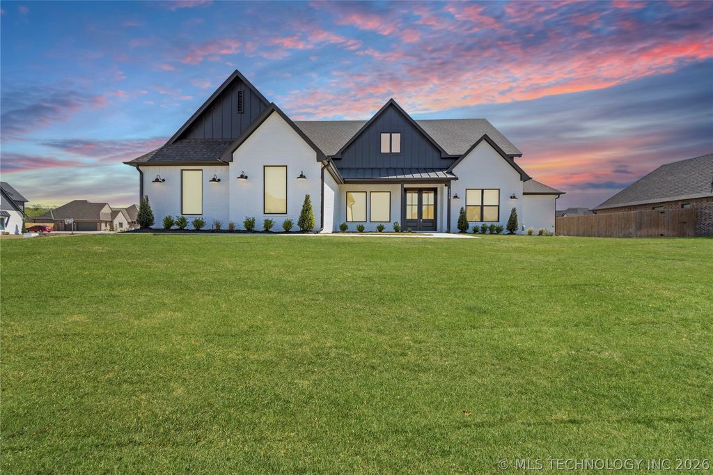 4724 E 177th Place, Bixby, OK 74008