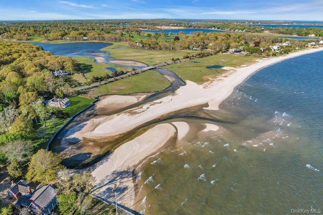 10450 New Suffolk Avenue, Cutchogue, NY 11935