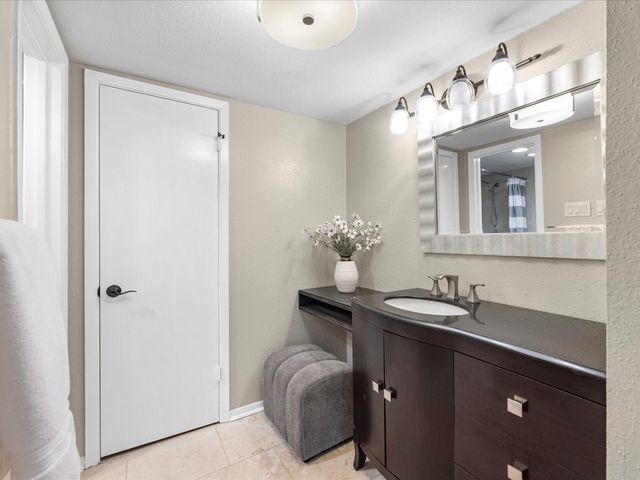 7575 Katy Freeway 98, Houston, TX 77024