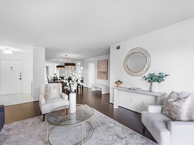 7575 Katy Freeway 98, Houston, TX 77024